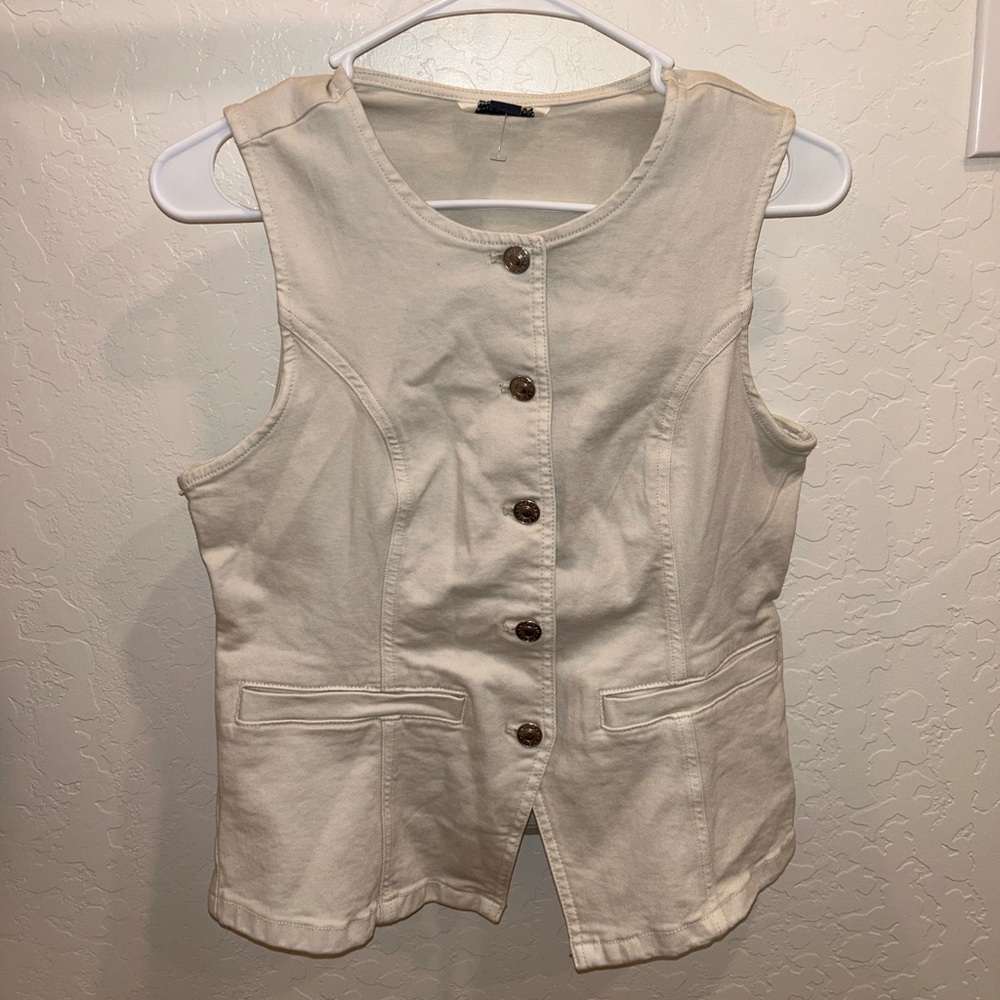American Eagle Outfitters Cream Sleeveless Top